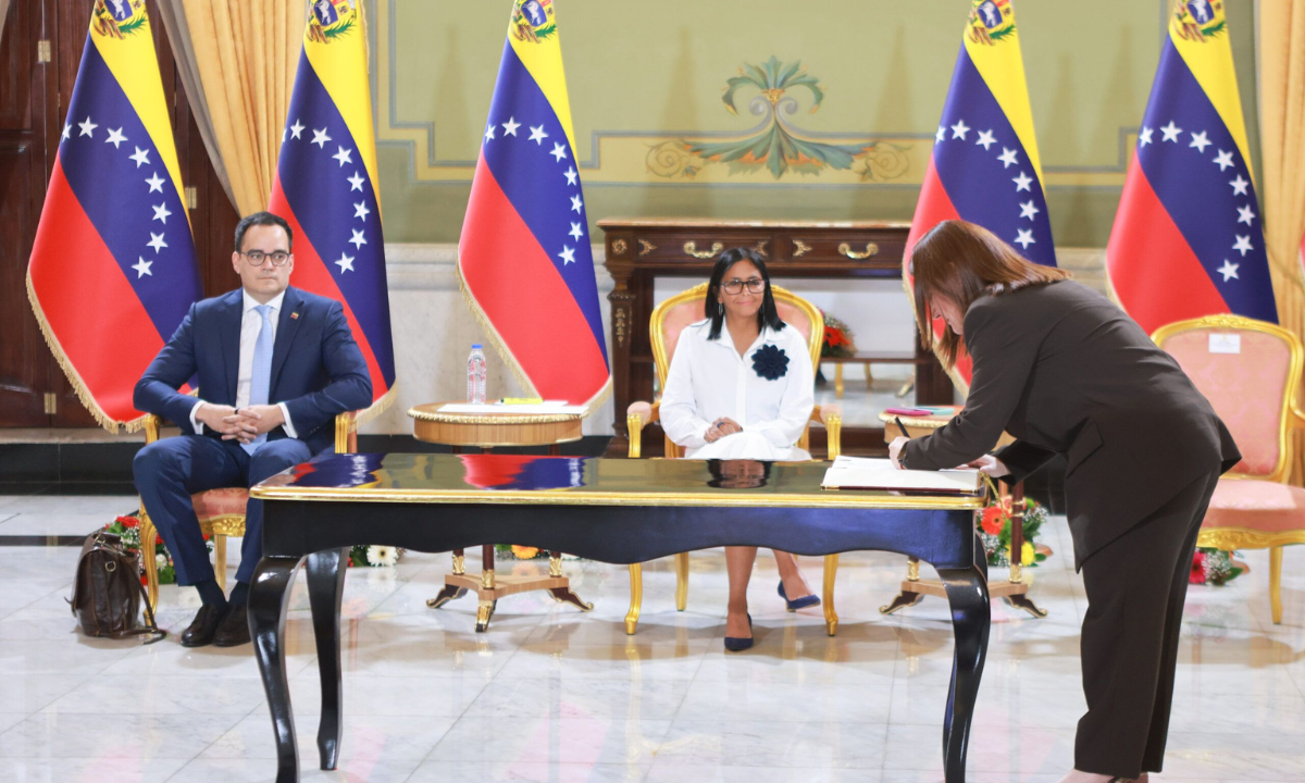 PDVSA y Chevron firman acuerdo histórico