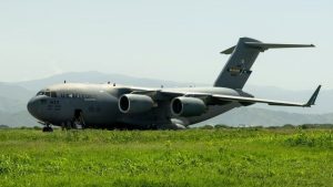Arriba a Venezuela primer cargamento de ayuda y equipos de rescate de EE. UU.